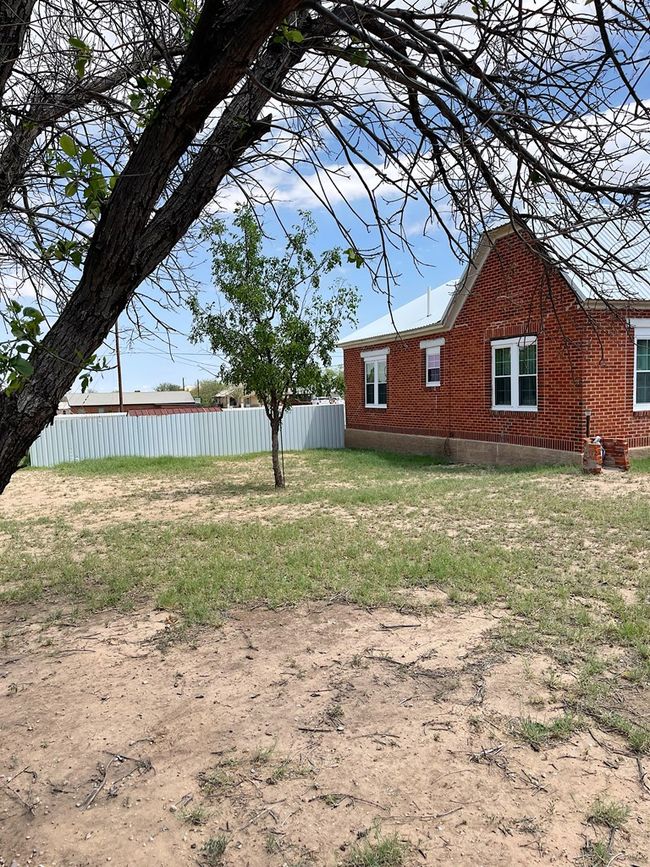 501 E 15 Th St, House other with 2 bedrooms, 1 bathrooms and 2 parking in Big Spring TX | Image 6