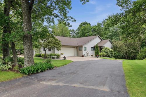 3301 Yvonne Drive, Stevens Point, WI, 54481 | Card Image