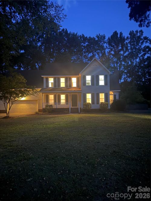 125 Bishop Dr, Winterville, NC, 28590-9591 | Card Image