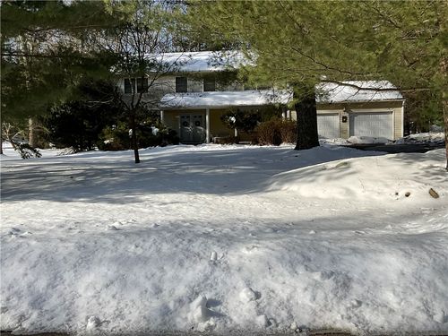 25 Lynn Cir, East Greenwich, RI, 02818-1128 | Card Image