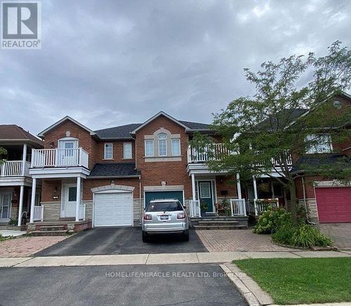 upper-25 Oliti Crt, North York, ON, M9L3A3 | Card Image