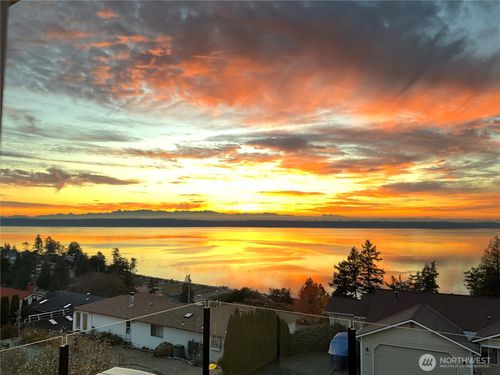 329 Burke Dr, Camano Island, WA, 98282-7327 | Card Image