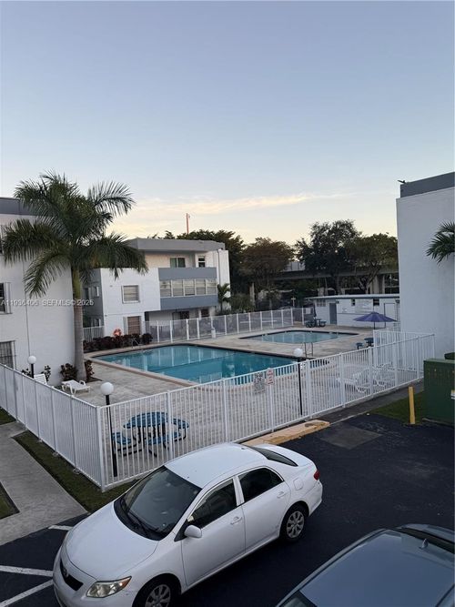 apt-1211-2460 Sw 18th Ave, Miami, FL, 33145-3883 | Card Image