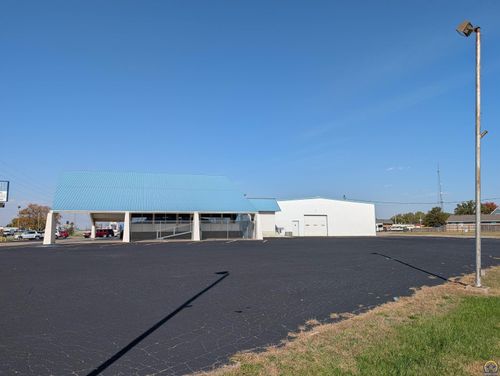 2910 W Hwy 50, Emporia, KS, 66801-0000 | Card Image