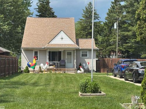 17931 Birmingham St, Roseville, MI, 48066-4672 | Card Image