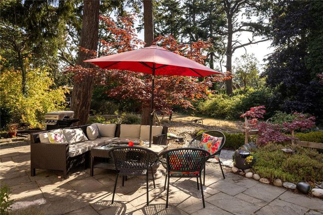 3935 Tudor Ave, House other with 4 bedrooms, 3 bathrooms and 2 parking in Saanich BC | Image 4