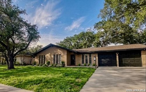 1405 Palo Blanco Cir, Beeville, TX, 78102-2923 | Card Image