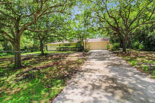 14360 Sw 20th St, Davie, FL, 33325-5425 | Card Image