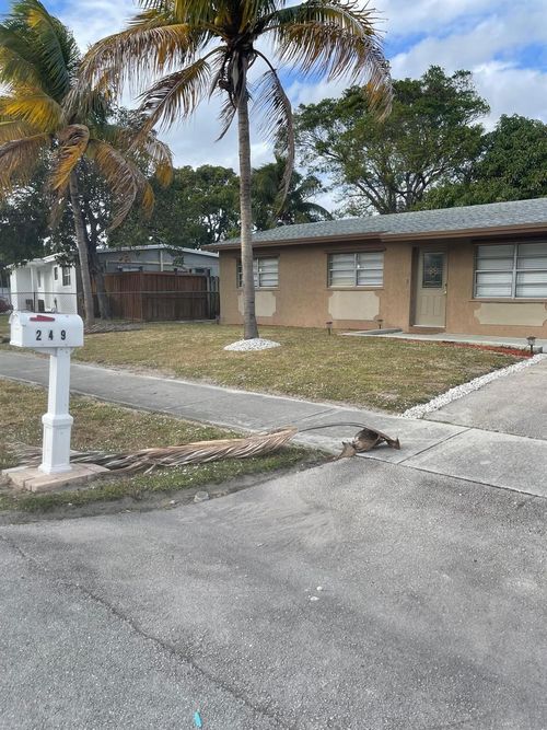 249 Ne 40th St, Deerfield Beach, FL, 33064-3533 | Card Image