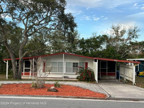 8591 Highpoint Blvd, BROOKSVILLE, FL, 34613-5694 | Card Image
