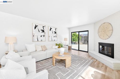 35314 Santiago St, Fremont, CA, 94536-4562 | Card Image