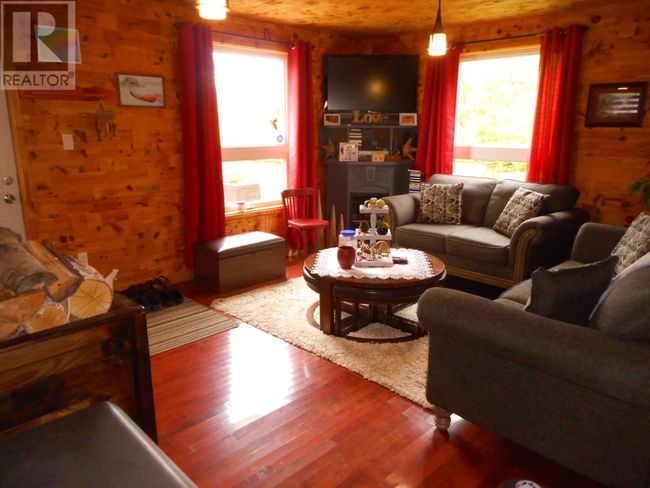 00 W Bottom Rd, Home with 3 bedrooms, 1 bathrooms and null parking in Springdale NL | Image 7