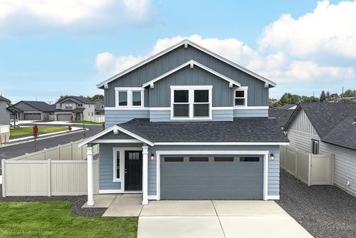 61071 Ne Give Place, Bend, OR, 97701 | Card Image