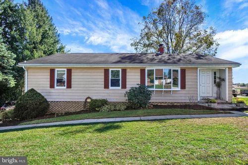 4650 Wolfs Church Rd, YORK, PA, 17408-5912 | Card Image