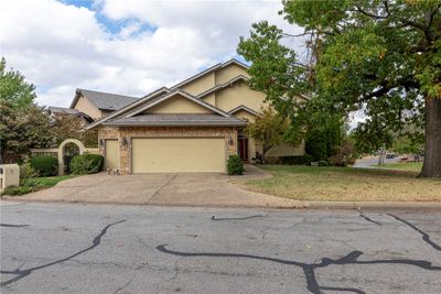 Beautiful Villa home with golf course view right next to the clubhouse! | Image 2