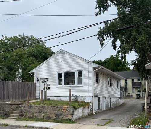 49 Chappell St, New London, CT, 06320-5202 | Card Image