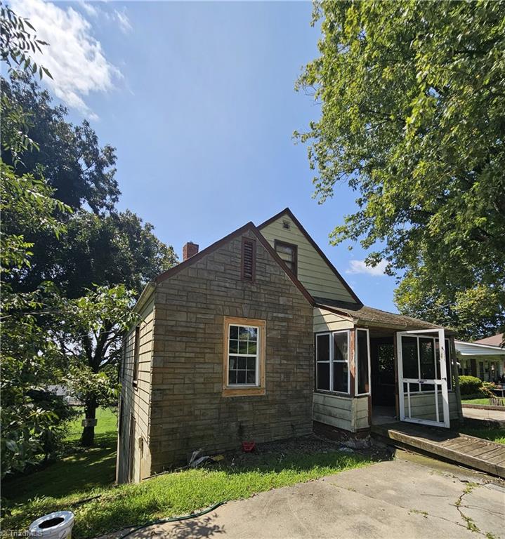 25th St, Winston Salem, NC 27105