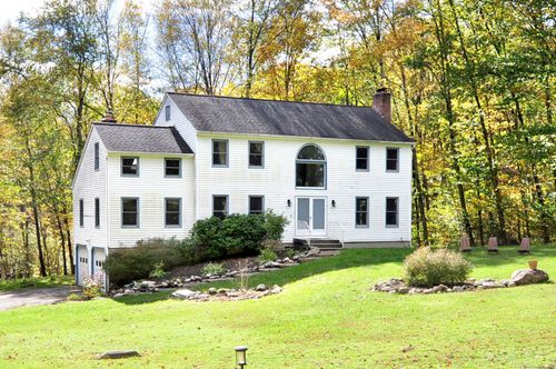 14 Cambridge Cir, New Milford, CT, 06776-3920 | Card Image