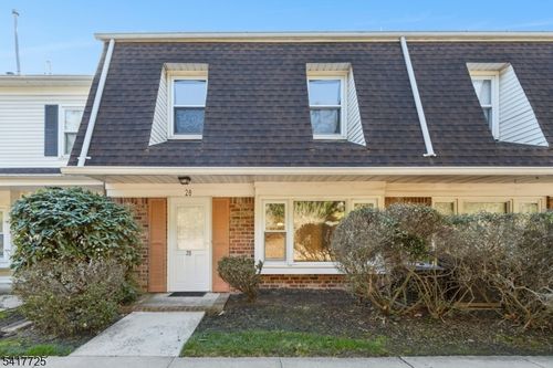 28 Wareham Ct, Scotch Plains, NJ, 07076-3132 | Card Image