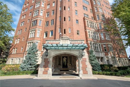 apt-7ab-5049 Wornall Rd, Kansas City, MO, 64112-2530 | Card Image