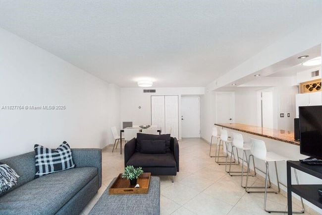 APT-605 - 2655 Collins Ave, Condo with 2 bedrooms, 2 bathrooms and null parking in Miami Beach FL | Image 16