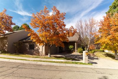 926 Circle, Home with 2 bedrooms, 1 bathrooms and 4 parking in Los Alamos NM | Image 2