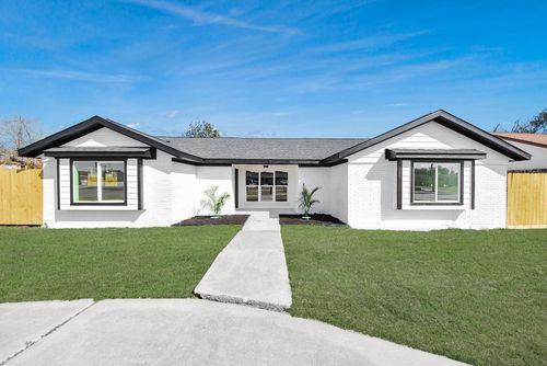 2701 Mustang Rd, Alvin, TX, 77511-4702 | Card Image