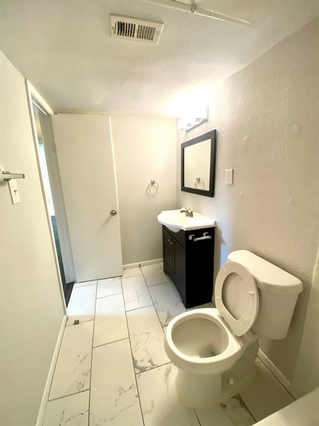 APT-707 - 9000 Bissonnet St, Townhouse with 2 bedrooms, 1 bathrooms and null parking in Houston TX | Image 24