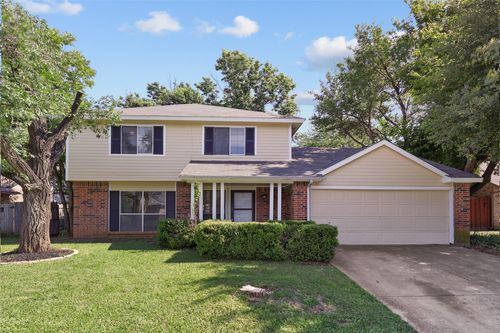 6706 Greenspring Dr, Arlington, TX, 76016-5136 | Card Image
