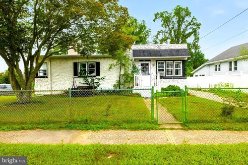102 W 1st Ave, RUNNEMEDE, NJ, 08078-1603 | Card Image