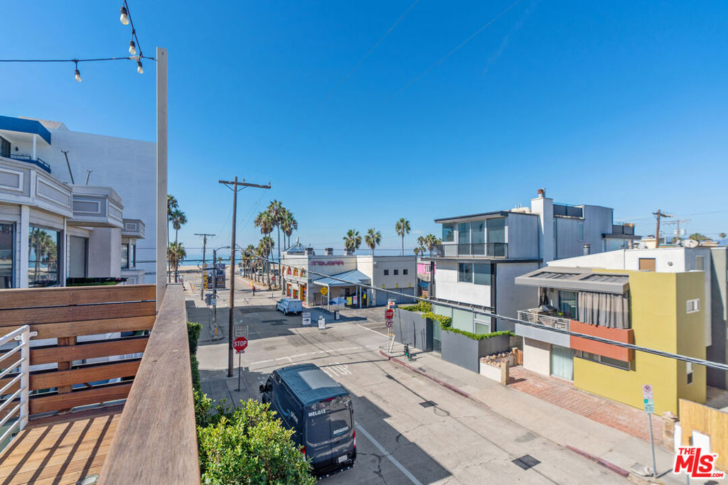Residential Income in Venice 4