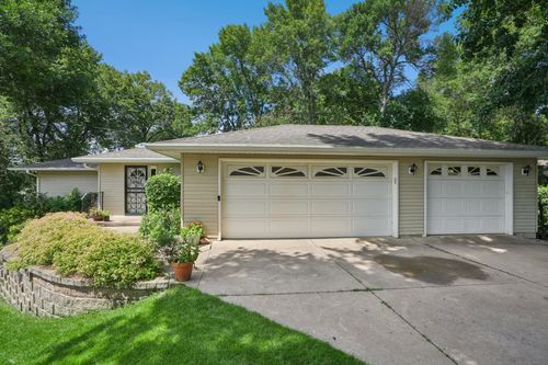 14034 Old Holt Ct, Lindstrom, MN, 55045-8037 | Card Image