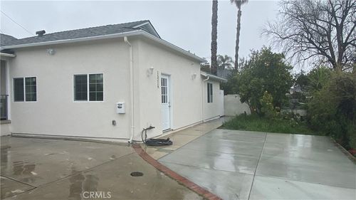 15219 Burton St, Panorama City, CA, 91402-5505 | Card Image