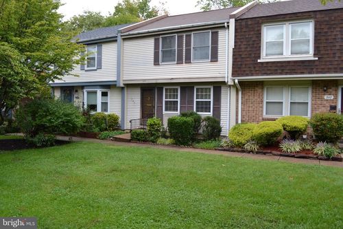 345 James St, FALLS CHURCH, VA, 22046-4125 | Card Image