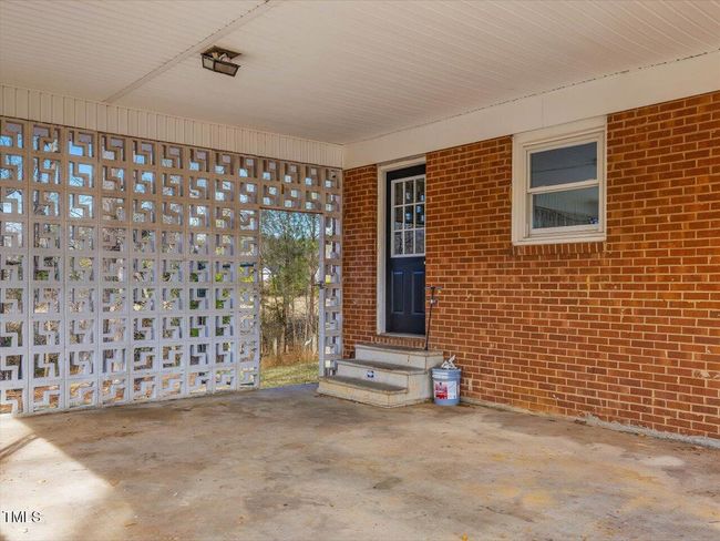 19-Carport Entry | Image 19