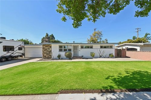 13631 Richardson Way, Westminster, CA, 92683-3213 | Card Image