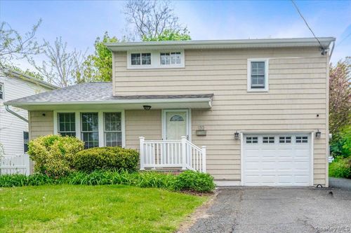 132 Litchfield Ave, Babylon, NY, 11702-2005 | Card Image