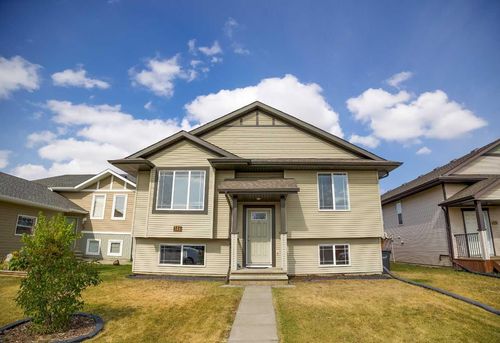 146 Newton Dr, Penhold, AB, T0M0B7 | Card Image
