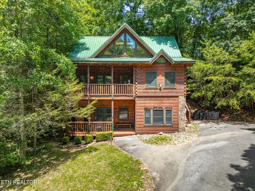 2928 Raven Fork Cir, Sevierville, TN, 37876-3504 | Card Image