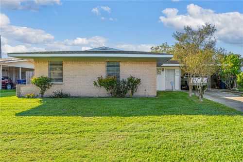 4613 Marks Dr, Corpus Christi, TX, 78411-2849 | Card Image