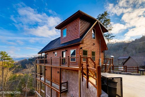 2138 Rising Fawn Way, Sevierville, TN, 37876 | Card Image