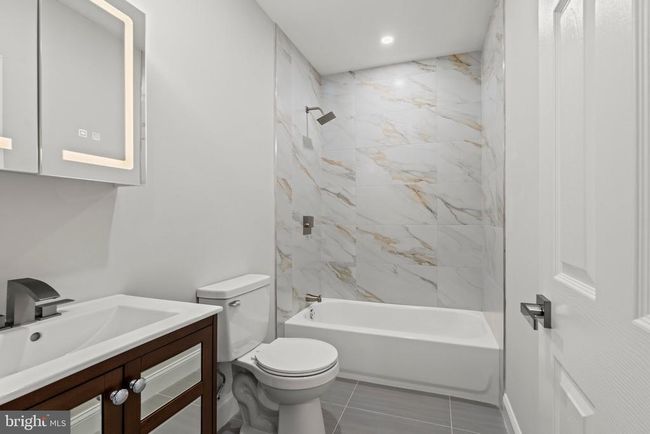 6445 N Sydenham St, Townhouse with 3 bedrooms, 2 bathrooms and null parking in PHILADELPHIA PA | Image 27