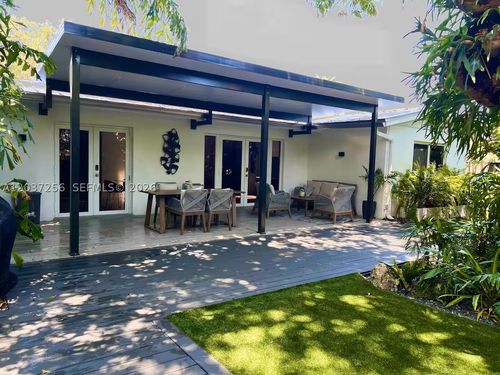 424 Ne 28th St, Wilton Manors, FL, 33334-2034 | Card Image