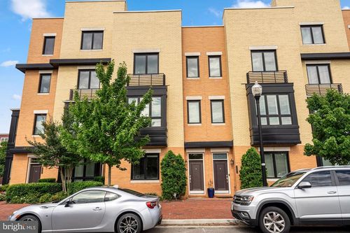 2402 Main Line Blvd, ALEXANDRIA, VA, 22301-1068 | Card Image