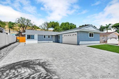 9790 Lutheran Way, Santee, CA, 92071-1528 | Card Image