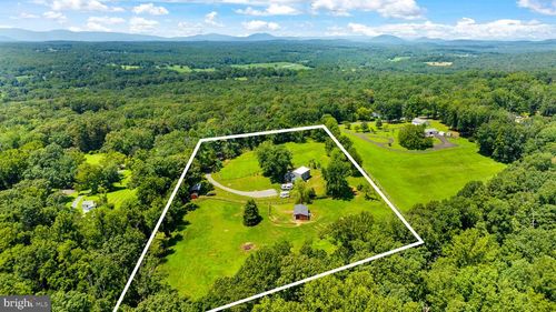 9467 Old Waterloo Rd, WARRENTON, VA, 20186-7540 | Card Image