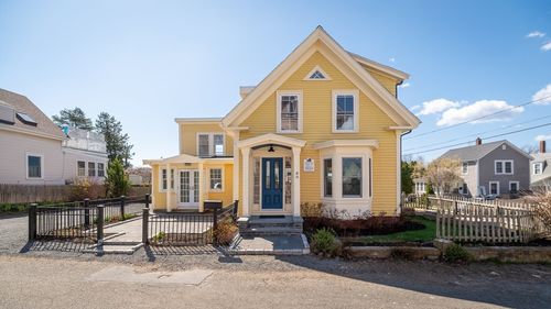 10 Fremont St, Gloucester, MA, 01930-4107 | Card Image