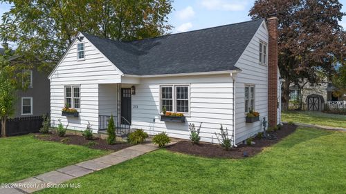 213 N Apple St, Dunmore, PA, 18512-2446 | Card Image