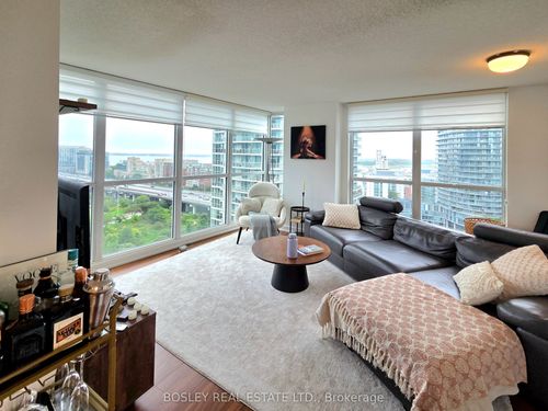 1901-85 Queens Wharf Rd, Toronto, ON, M5V0J9 | Card Image