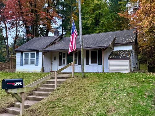 6997 Herrington Ave Ne, Belmont, MI, 49306-9276 | Card Image